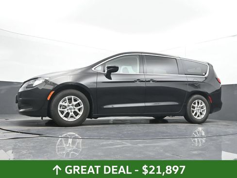 Used 2023 Chrysler Voyager LX FWD image 51