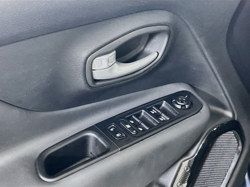 Used 2023 Jeep Renegade Altitude w/ Convenience Group I AWD/4WD image 18