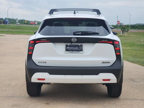 New 2026 Nissan Kicks SV w/ Charging Package FWD image 8