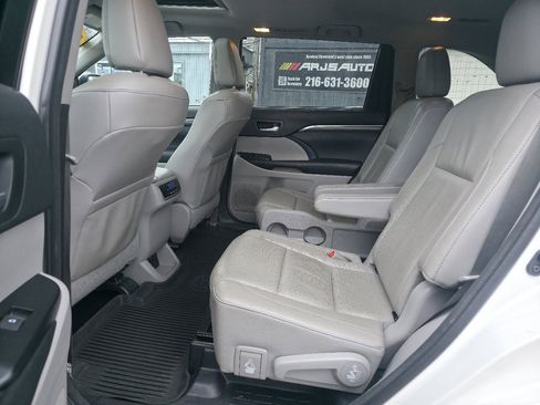 Used 2017 Toyota Highlander Limited image 17