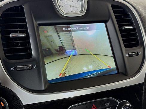 Used 2023 Chrysler 300 Touring L w/ Safetytec Plus Group image 14