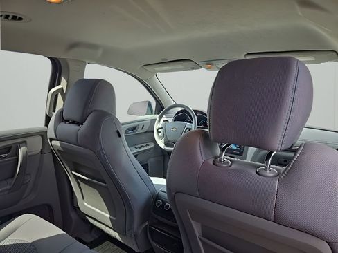 Used 2017 Chevrolet Traverse LS FWD image 18