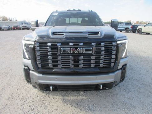 New 2026 GMC Sierra 2500 Denali Ultimate image 12