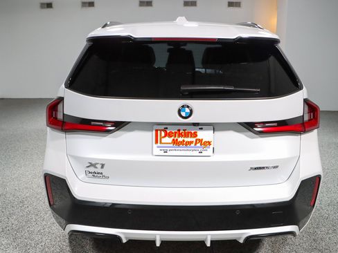 Used 2023 BMW X1 xDrive28i w/ Premium Package AWD/4WD image 8