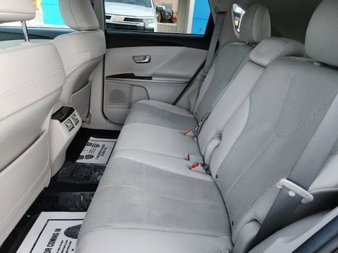 Used 2012 Toyota Venza LE image 9