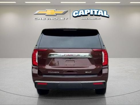 Used 2022 GMC Yukon XL SLT w/ SLT Premium Package AWD/4WD image 4