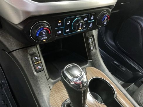 Used 2019 GMC Acadia SLE image 24