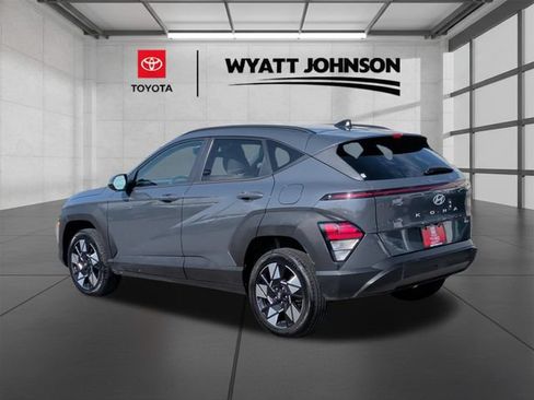 Used 2024 Hyundai Kona SEL AWD/4WD image 3