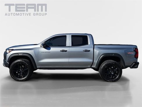 Used 2024 Chevrolet Colorado Trail Boss w/ Technology Package image 4