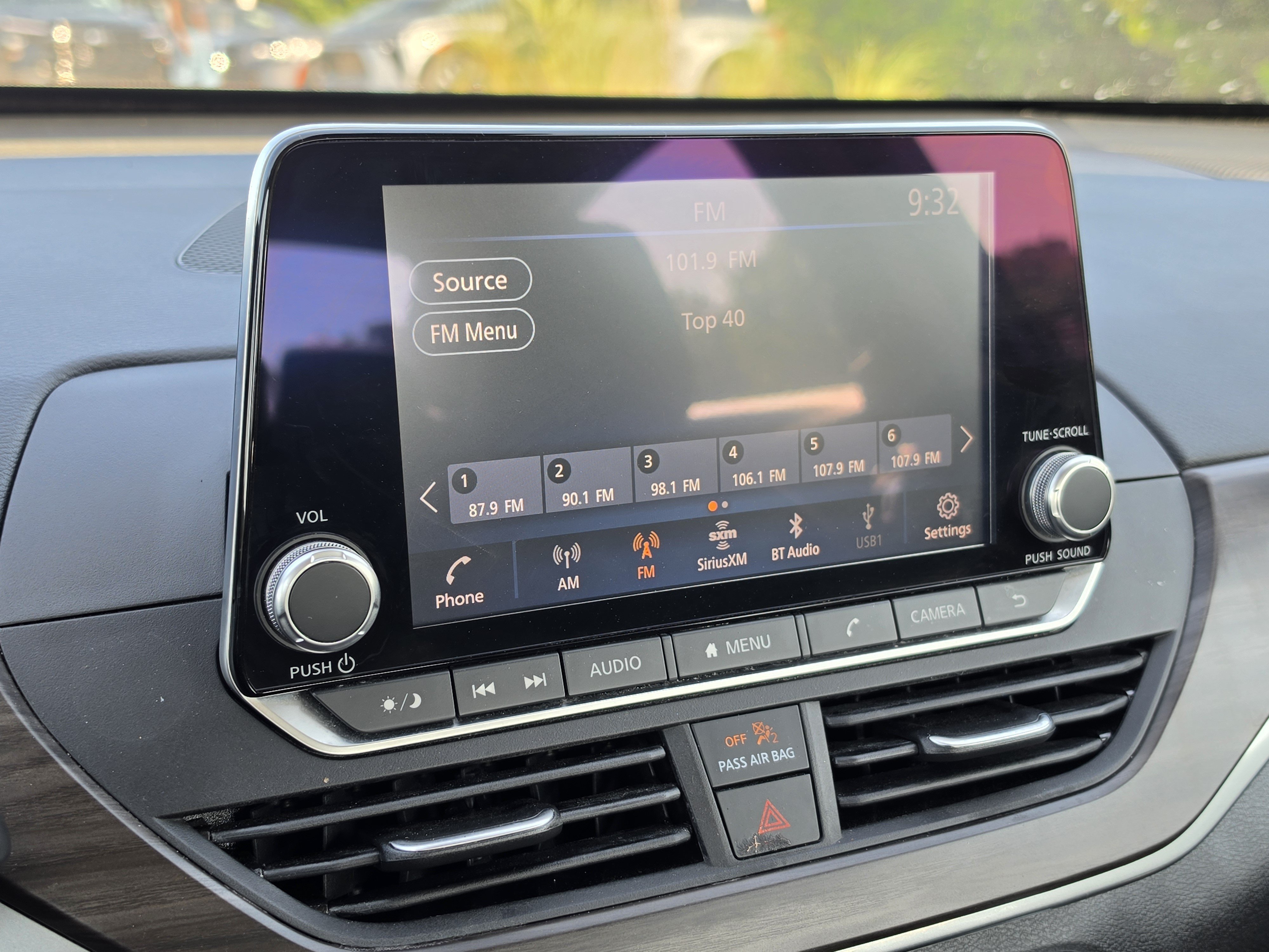 Used 2024 Nissan Altima 2.5 SV FWD image 24