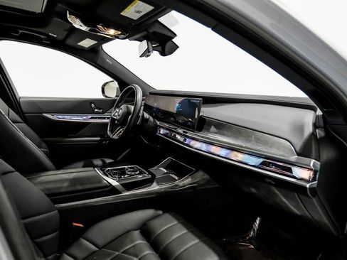 Used 2024 BMW 760i xDrive w/ Premium Package 2 AWD/4WD image 12