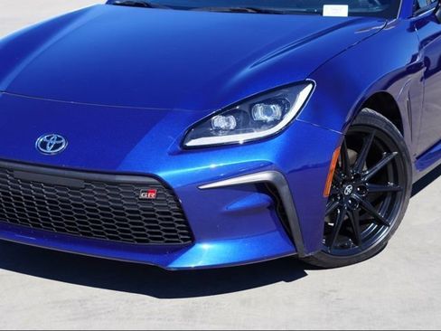 Used 2023 Toyota GR86 Premium w/ ALL Weather Mat Package (TMS) image 5