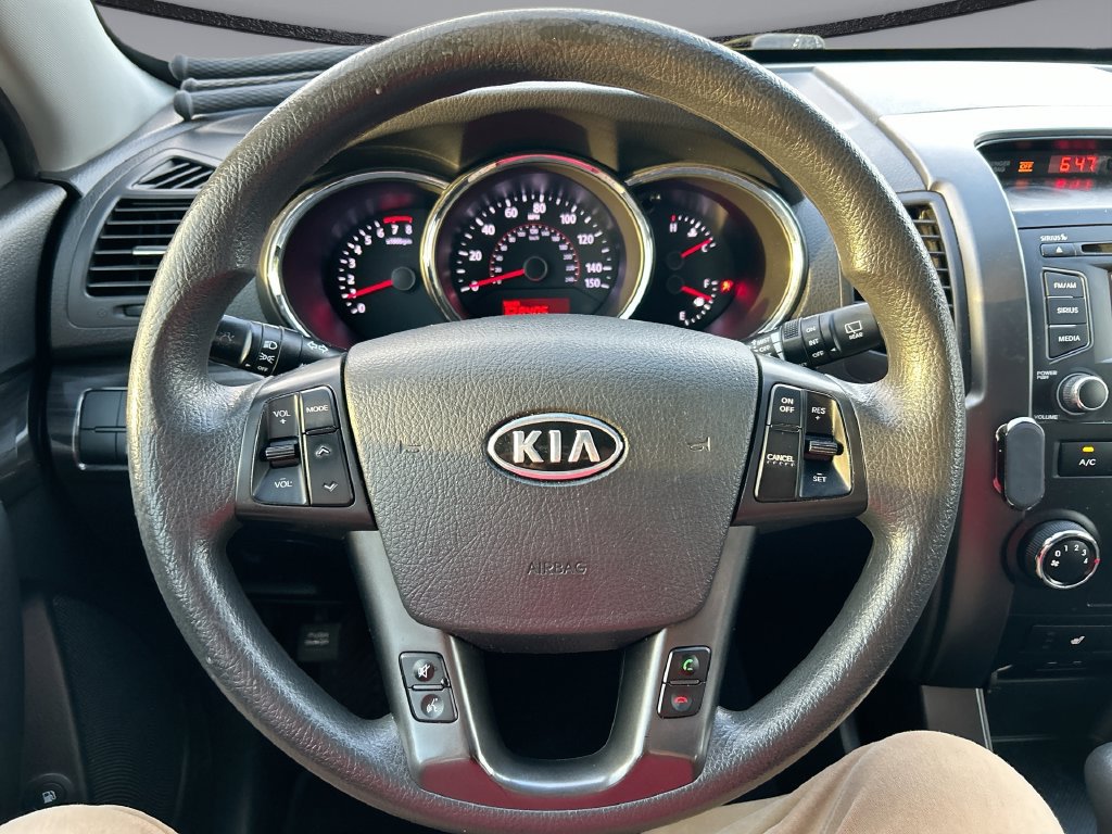 Used 2013 Kia Sorento LX w/ Convenience Pkg FWD image 14