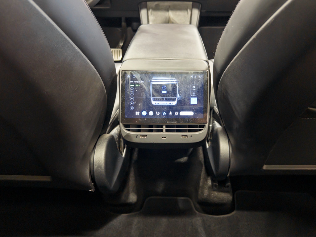 Used 2022 Tesla Model Y Performance AWD/4WD image 19