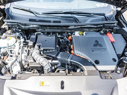 New 2025 Mitsubishi Outlander ES image 30