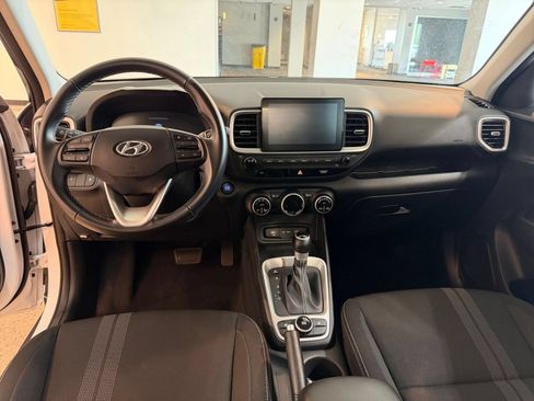 Used 2026 Hyundai Venue SEL FWD image 32