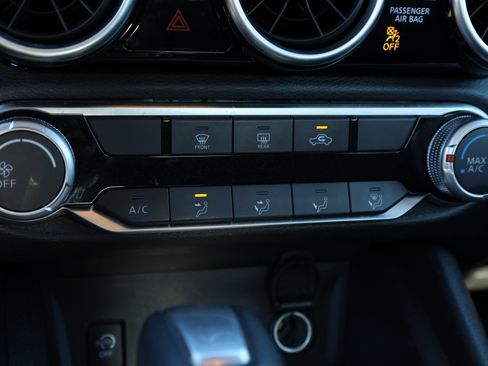 Used 2024 Nissan Sentra SV image 11