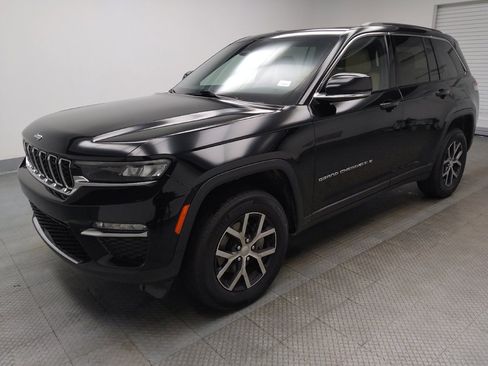 Used 2023 Jeep Grand Cherokee Limited AWD/4WD image 2