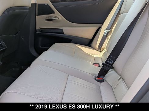 Used 2019 Lexus ES 300h w/ Accessory Package 2 FWD image 3