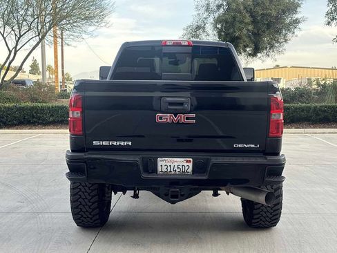 Used 2015 GMC Sierra 2500 Denali w/ Duramax Plus Package image 4