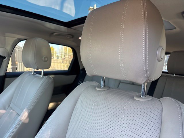 Used 2018 Land Rover Range Rover Velar S AWD/4WD image 9
