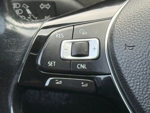 Used 2017 Volkswagen Passat 1.8T SE FWD image 27