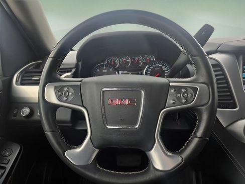 Used 2018 GMC Yukon SLE image 29
