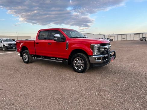 Used 2019 Ford F250 XLT w/ XLT Premium Package AWD/4WD image 9