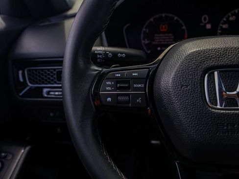 Used 2025 Honda Civic Sport image 25