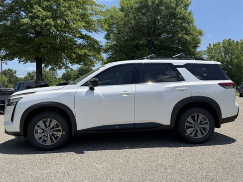 New 2026 Nissan Pathfinder SL FWD image 24