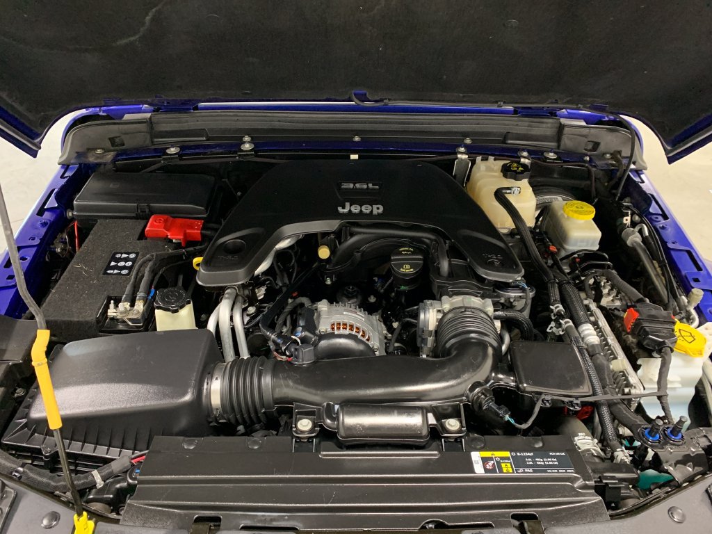 Used 2019 Jeep Wrangler Unlimited Sahara AWD/4WD image 16