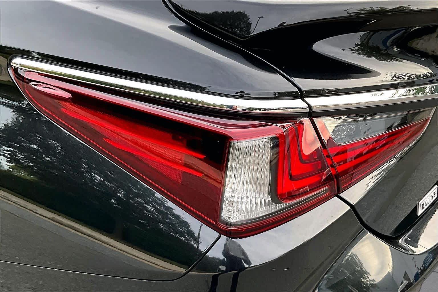 Used 2024 Lexus ES 250 w/ Premium Package AWD/4WD image 28