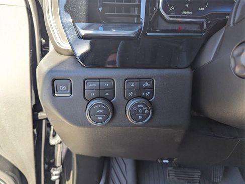 Used 2023 Chevrolet Silverado 1500 LTZ image 27