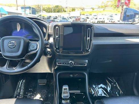 Used 2023 Volvo XC40 B5 Plus w/ Driver Assist Package AWD/4WD image 26
