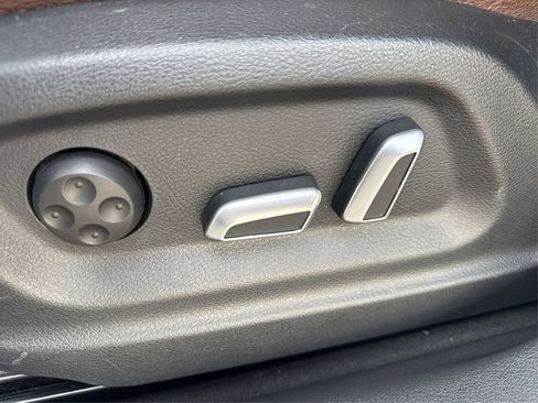 Used 2018 Audi Q3 2.0T Premium Plus w/ Premium Plus Package image 21