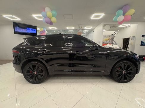 Used 2021 Jaguar F-PACE R-Dynamic S image 5
