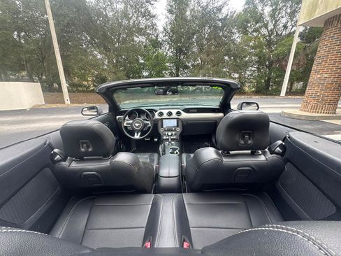 Used 2020 Ford Mustang Premium image 22