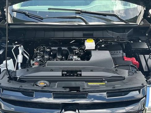Used 2025 Nissan Pathfinder SV AWD/4WD image 28