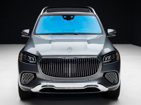 Used 2024 Mercedes-Benz Maybach GLS 600 4MATIC image 6