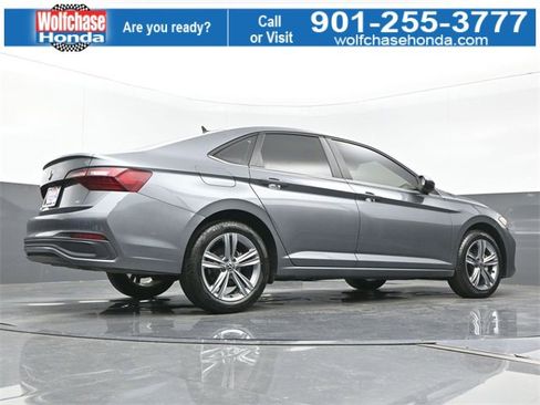 Used 2024 Volkswagen Jetta SE w/ Panoramic Sunroof Package image 26