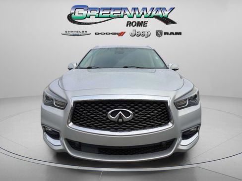 Used 2019 INFINITI QX60 Luxe w/ Essential Package image 3