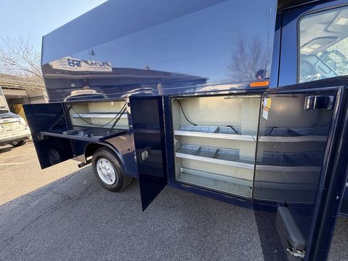 Used 2015 Ford E-350 and Econoline 350 Super Duty w/ Power Windows & Locks Group image 6