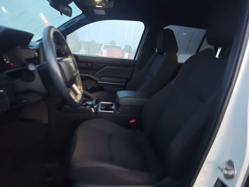 Used 2025 Toyota 4Runner SR5 AWD/4WD image 7
