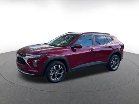 Used 2025 Chevrolet Trax LT image 8