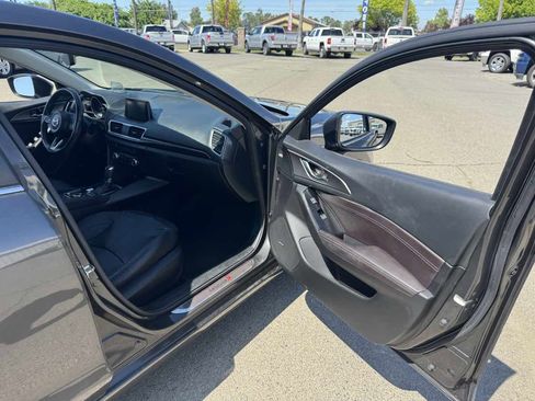 Used 2017 MAZDA MAZDA3 Grand Touring FWD image 14