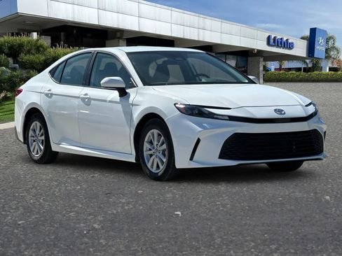 Used 2025 Toyota Camry LE FWD image 10
