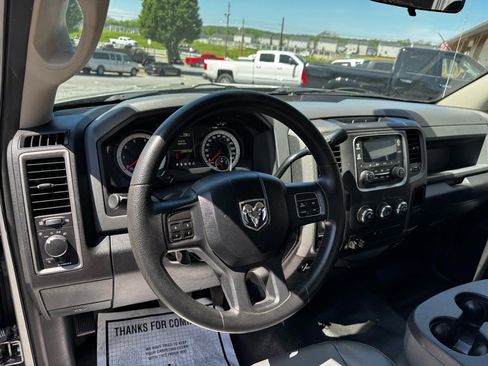 Used 2014 RAM 2500 Tradesman w/ Chrome Appearance Group image 18