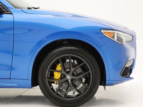 Used 2021 Alfa Romeo Stelvio Ti w/ Nero Edizione image 4