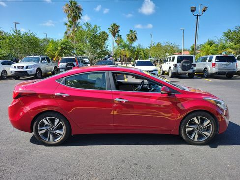 Used 2014 Hyundai Elantra Limited w/ Option Group 03 FWD image 5
