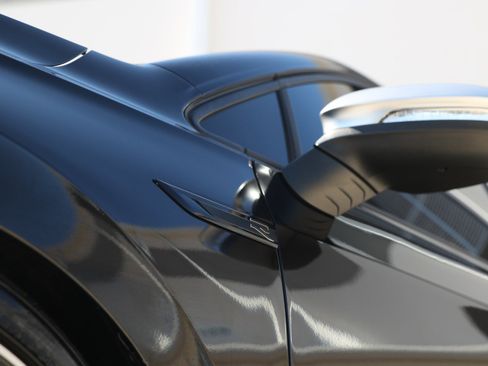 Used 2023 Volkswagen Golf R 2.0T image 43